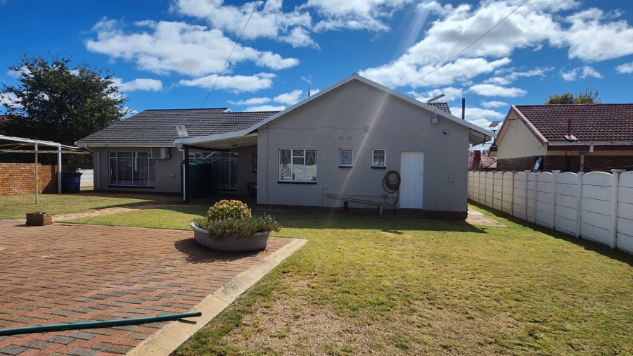 3 Bedroom Property for Sale in Stilfontein Ext 4 North West